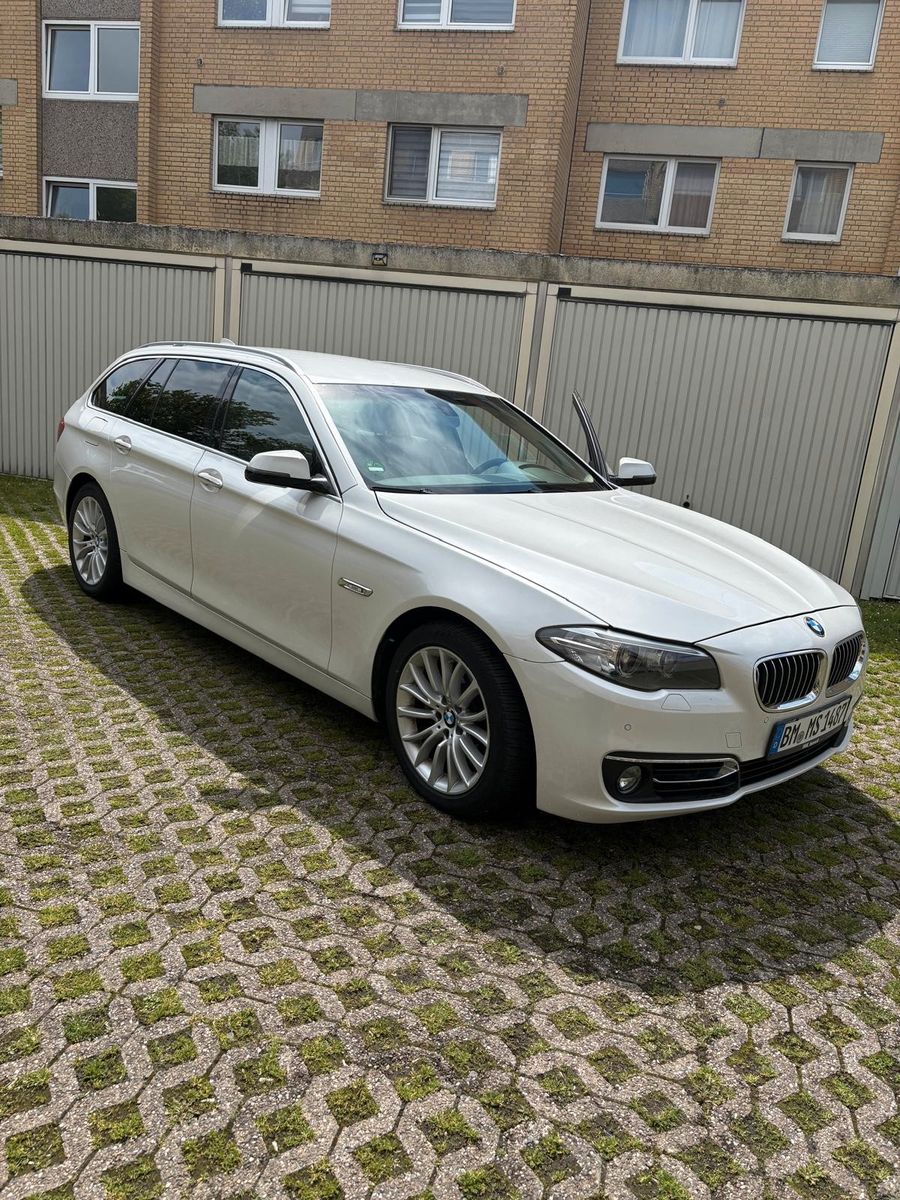 BMW 520d xDrive Touring A Luxury Line Luxury Line