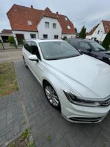 Volkswagen Passat Variant 2.0 TDI SCR 140kW DSG 4M R-Line