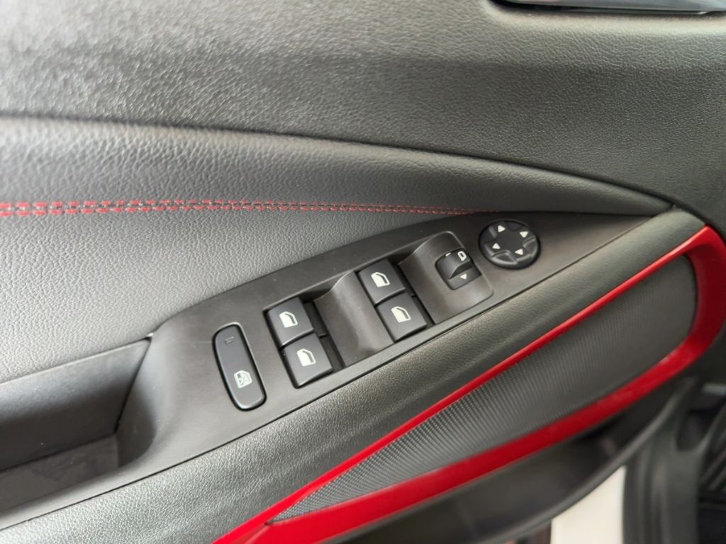 Fahrzeugabbildung Opel Crossland GS AUTOMATIK  RÜCKFAHRK.  KEYLESS