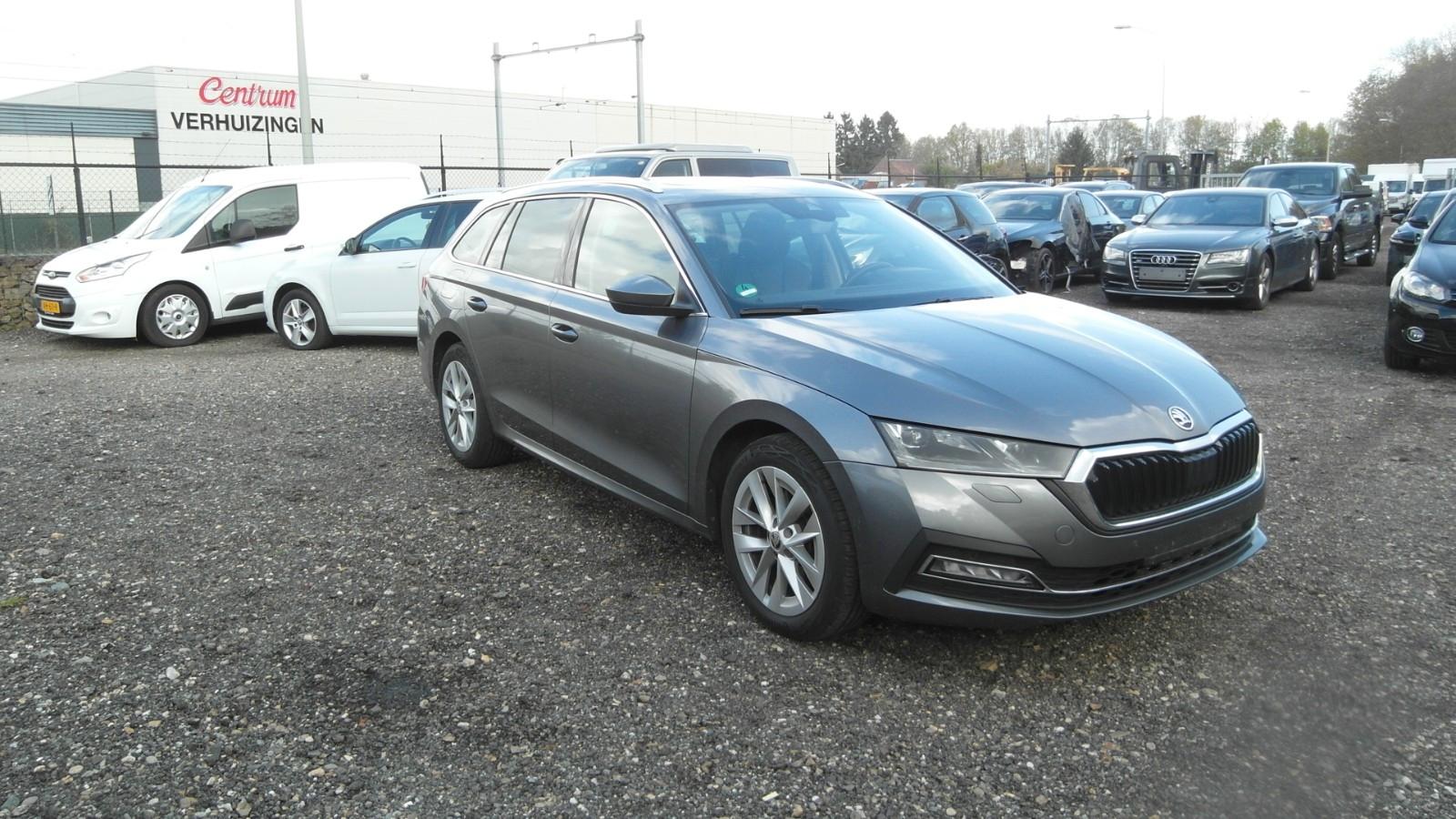 Skoda Octavia Combi Style 4x4 Panorama Kamera