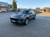 Porsche Macan S Approved und Assistance