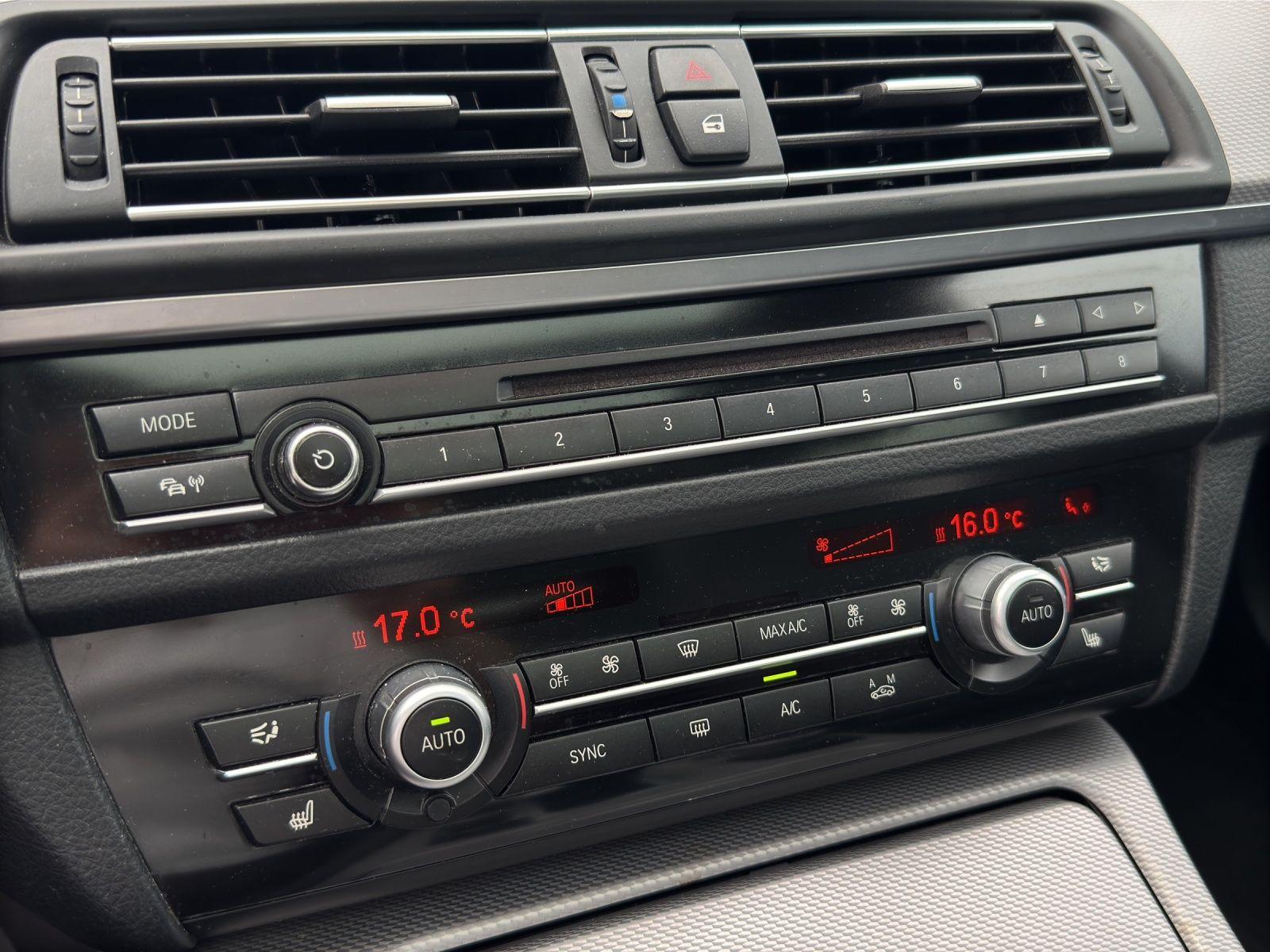 BMW 530 xD Touring M SPORTPAKET AHK PANO LEDER