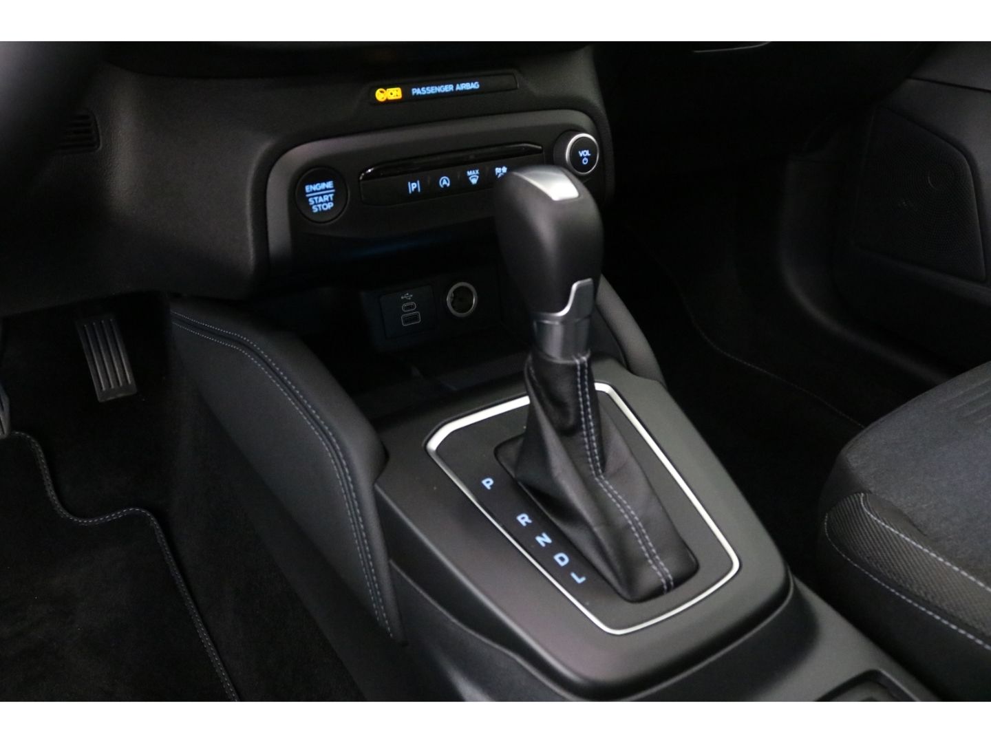 Fahrzeugabbildung Ford Focus Active X  LED Kamera VerkehrszeichenERK