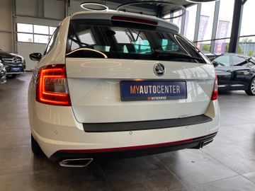 Skoda Octavia Combi RS *TEMPOMAT*NAVI*AHK*BI-XENON*
