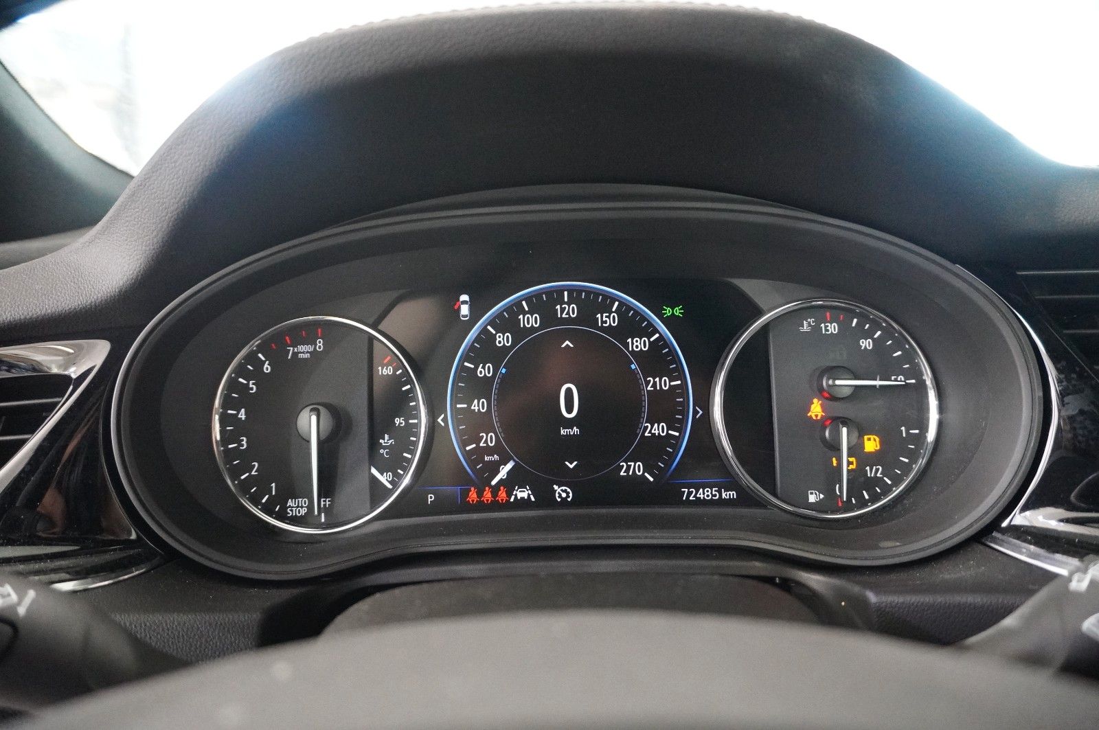 Fahrzeugabbildung Opel Insignia B ST 2.0T ELEGANCE NAVI/LED/VIRT./DAB+