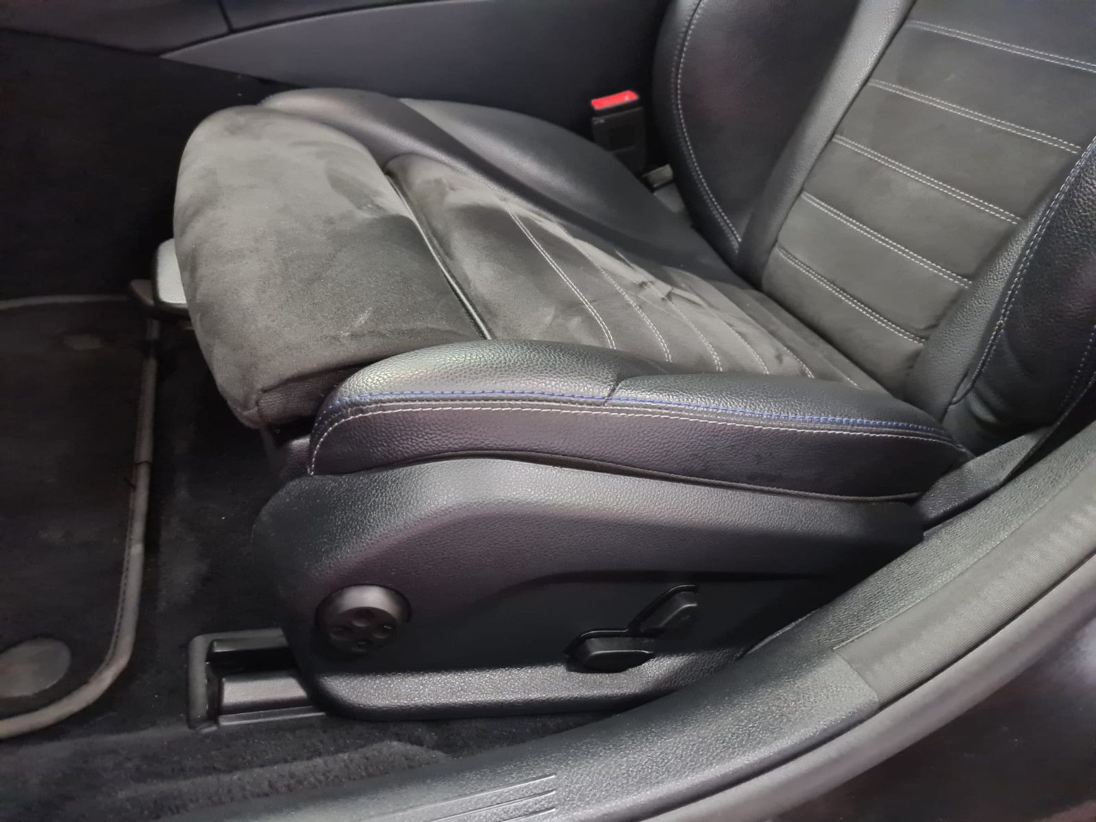 Fahrzeugabbildung Mercedes-Benz C 200 NIGHT EDITION / KAMERA / GEPFLEGT