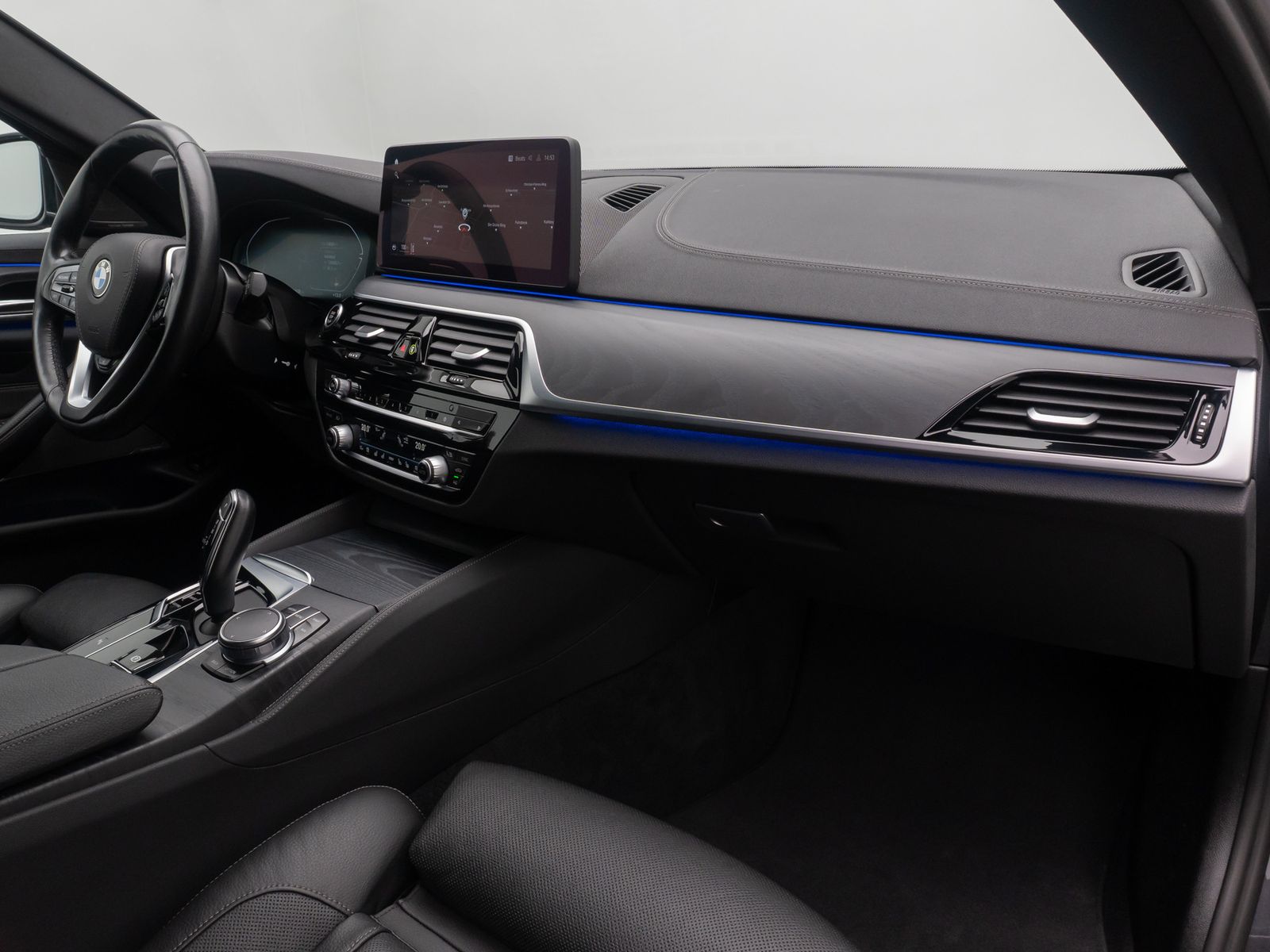 Fahrzeugabbildung BMW 520d xD Luxury Line DAB H/K Laser Kamera 19Zoll
