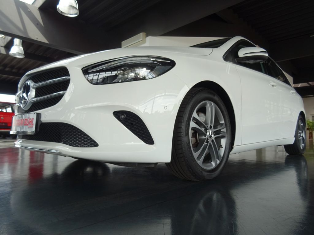 Image of Mercedes-Benz B 220
