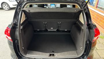 Ford C-Max - 11