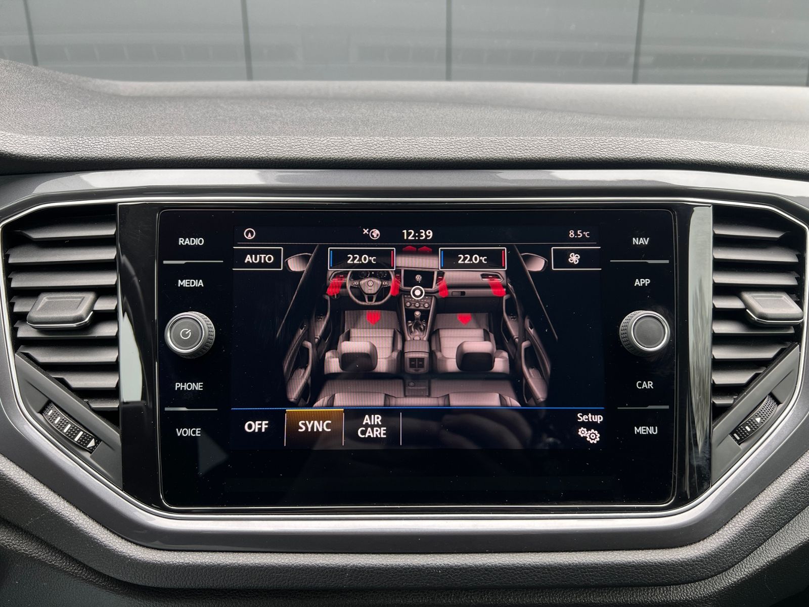 Fahrzeugabbildung Volkswagen T-Roc R-Line 1.5 TSI IQ.DRIVE *AHK, Climatronic,