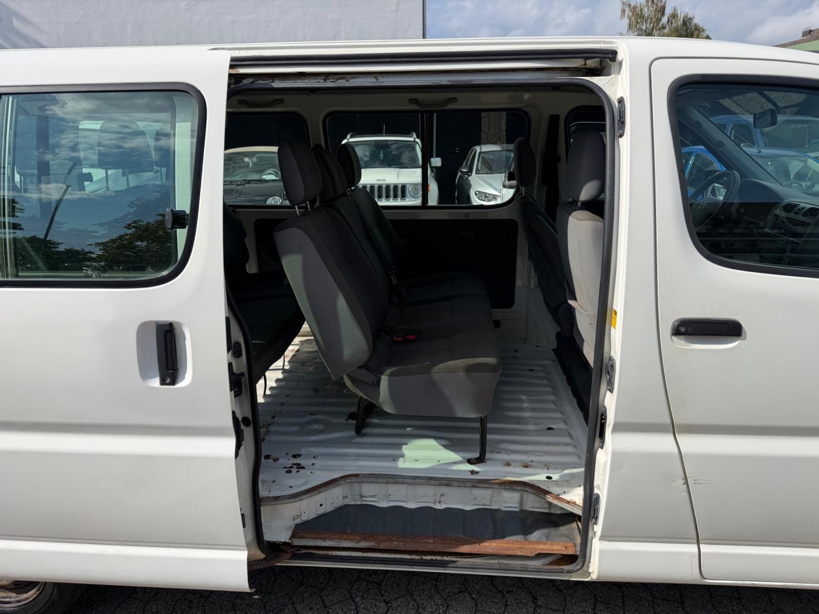 Toyota Hiace 2,5 LANG 8.Sitzer Klima AHK