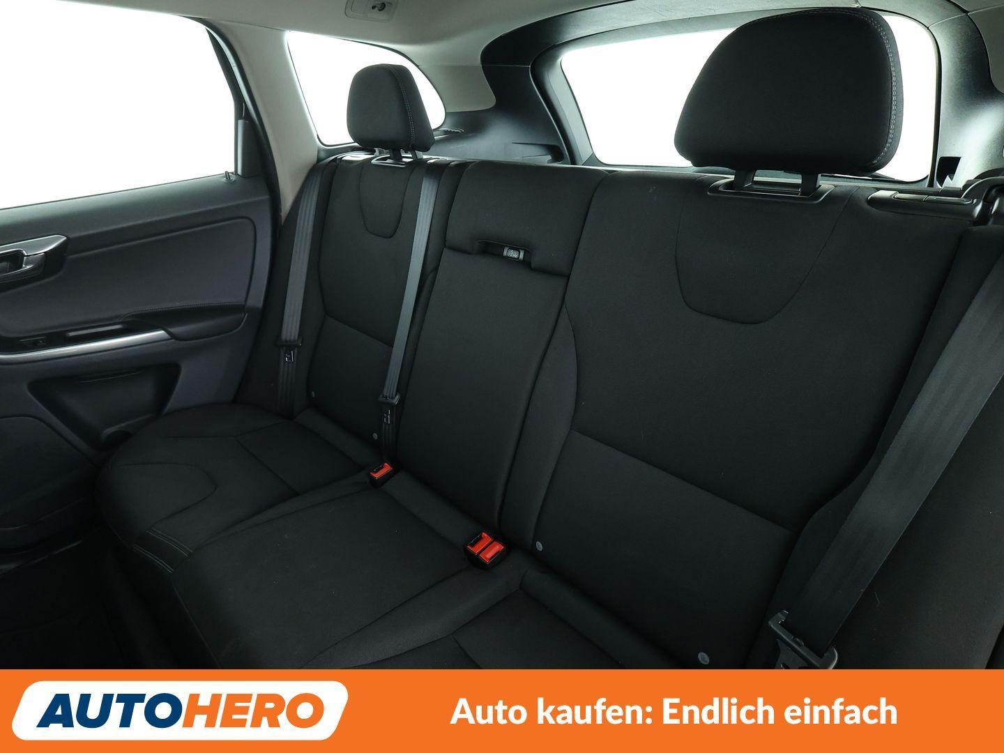Volvo XC60 2.0 D3 Kinetic 2WD*NAVI*XENON*TEMPO*PDC*SHZ