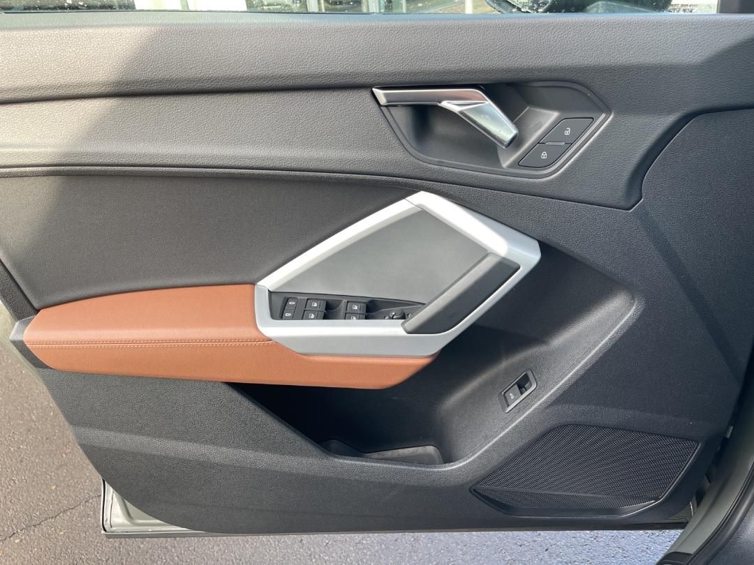 Fahrzeugabbildung Audi Q3 SUV S line Q3 35 TDI AHK Business ACC