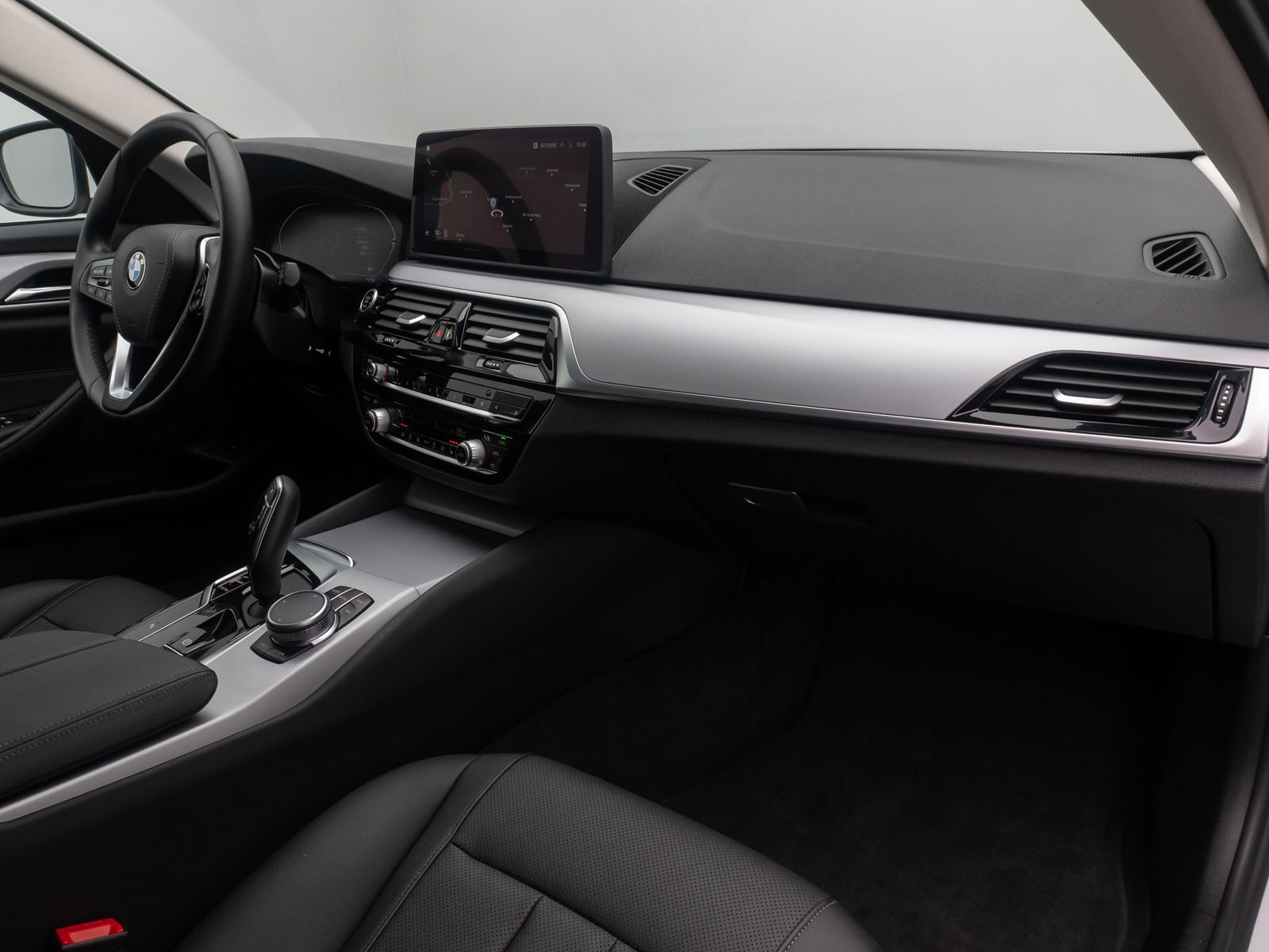 Fahrzeugabbildung BMW 520i DAB Alarm FernlichtAssis PDC GeschwindigReg