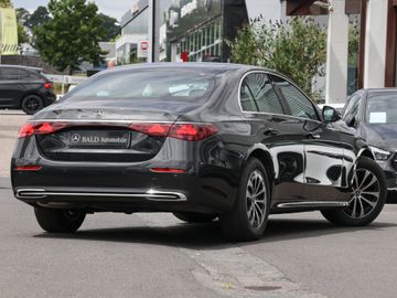Mercedes E 200 - 3