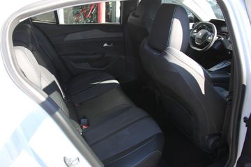 Peugeot 408 - 8