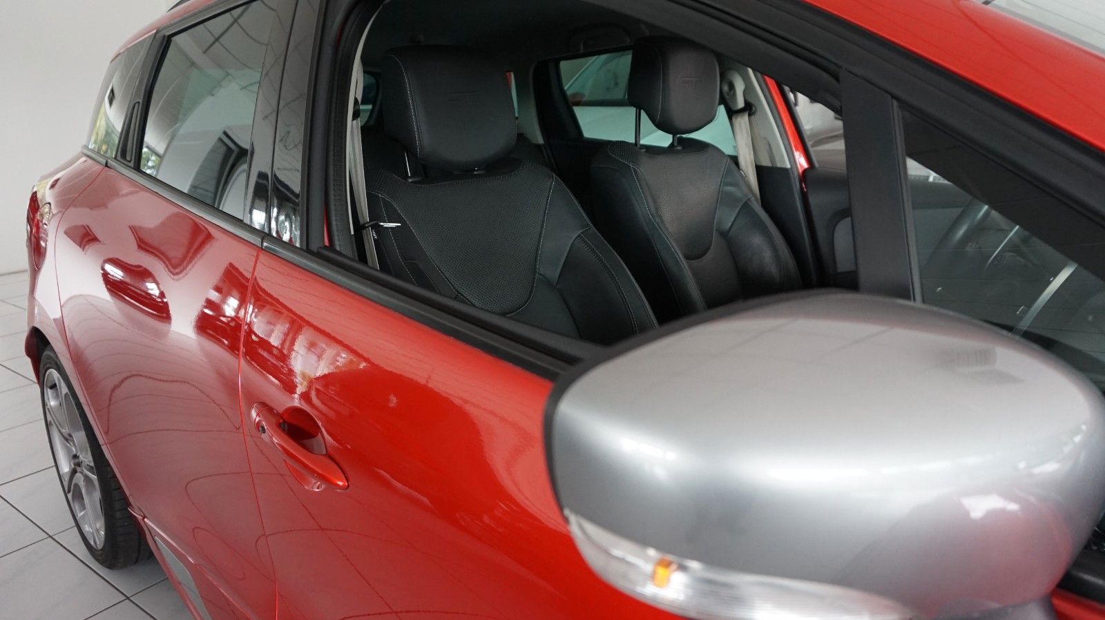 Fahrzeugabbildung Renault Clio IV Grandtour GT
