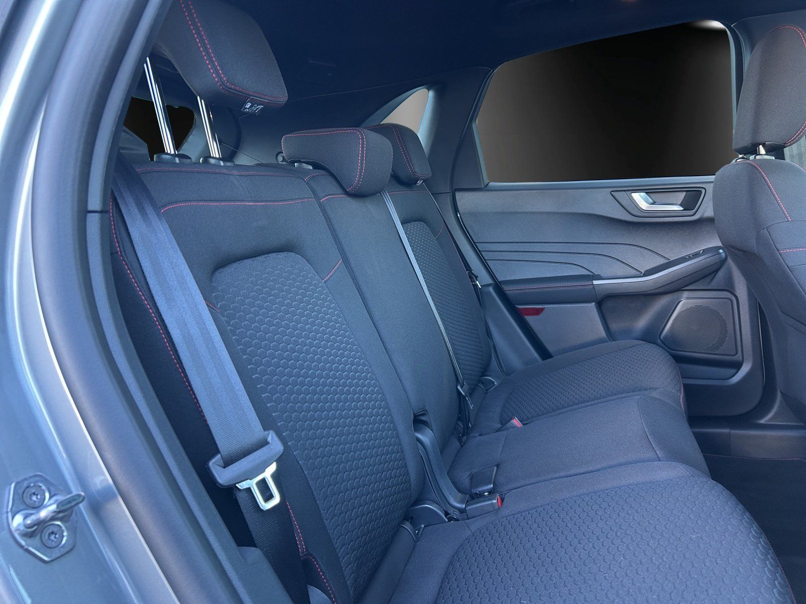 Fahrzeugabbildung Ford Kuga ST-Line FHEV Winter P. LM 19Z 360 Kamera