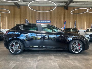 Alfa Romeo Giulietta *BI-XENONAFS)*2-ZONEN*TEMPO*SPORT*