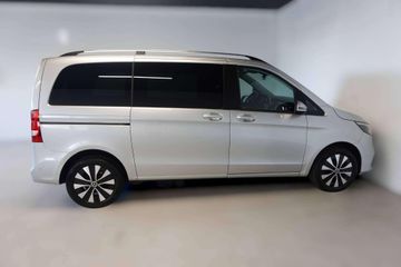 Mercedes V 220 - 5