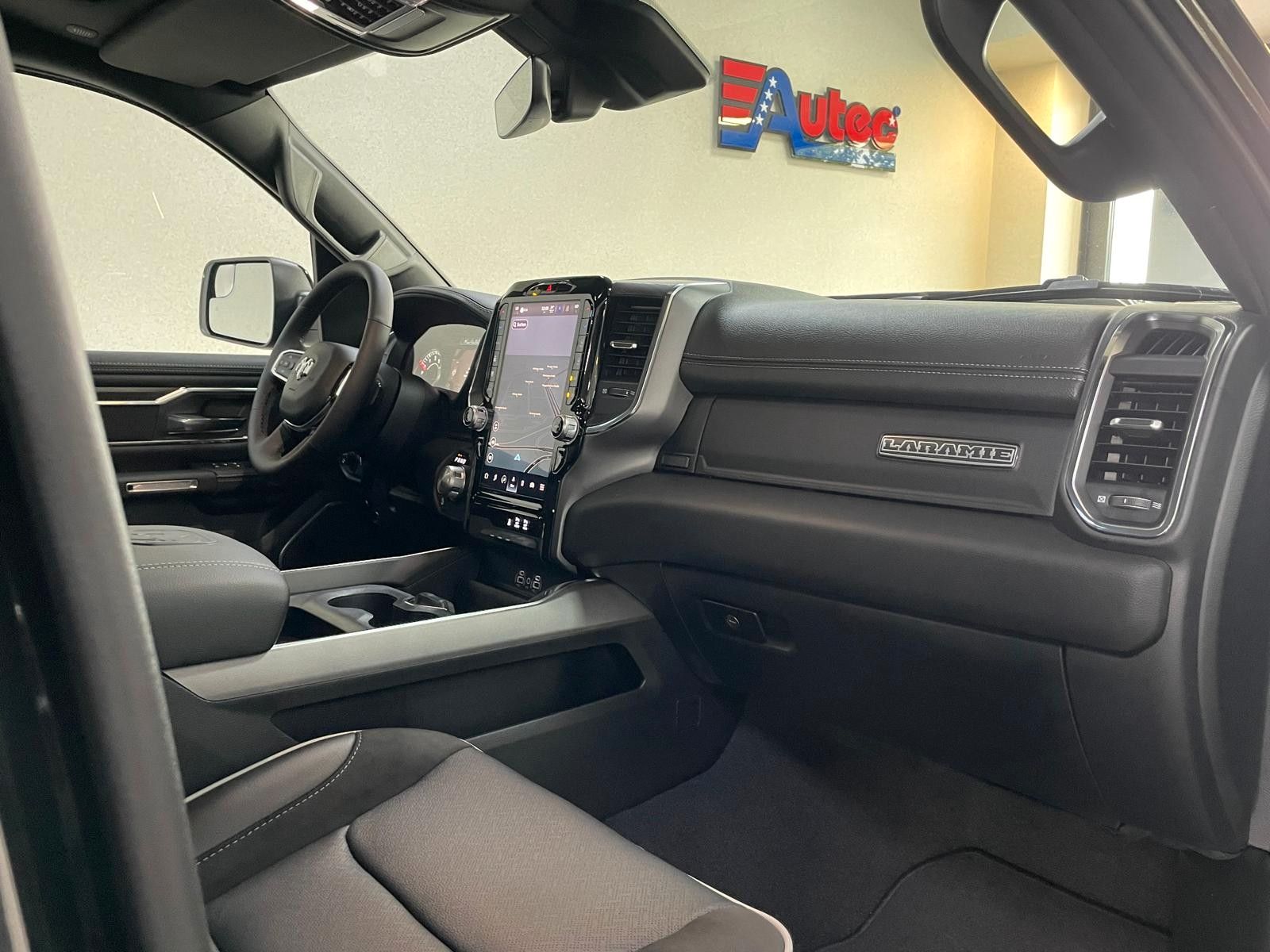 Fahrzeugabbildung Dodge 2025 LARAMIE SPORT 3.0L HURRICANE-BAK REV.-VFW