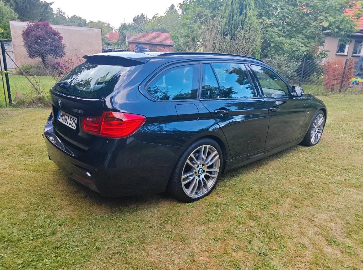 BMW 328i Touring -