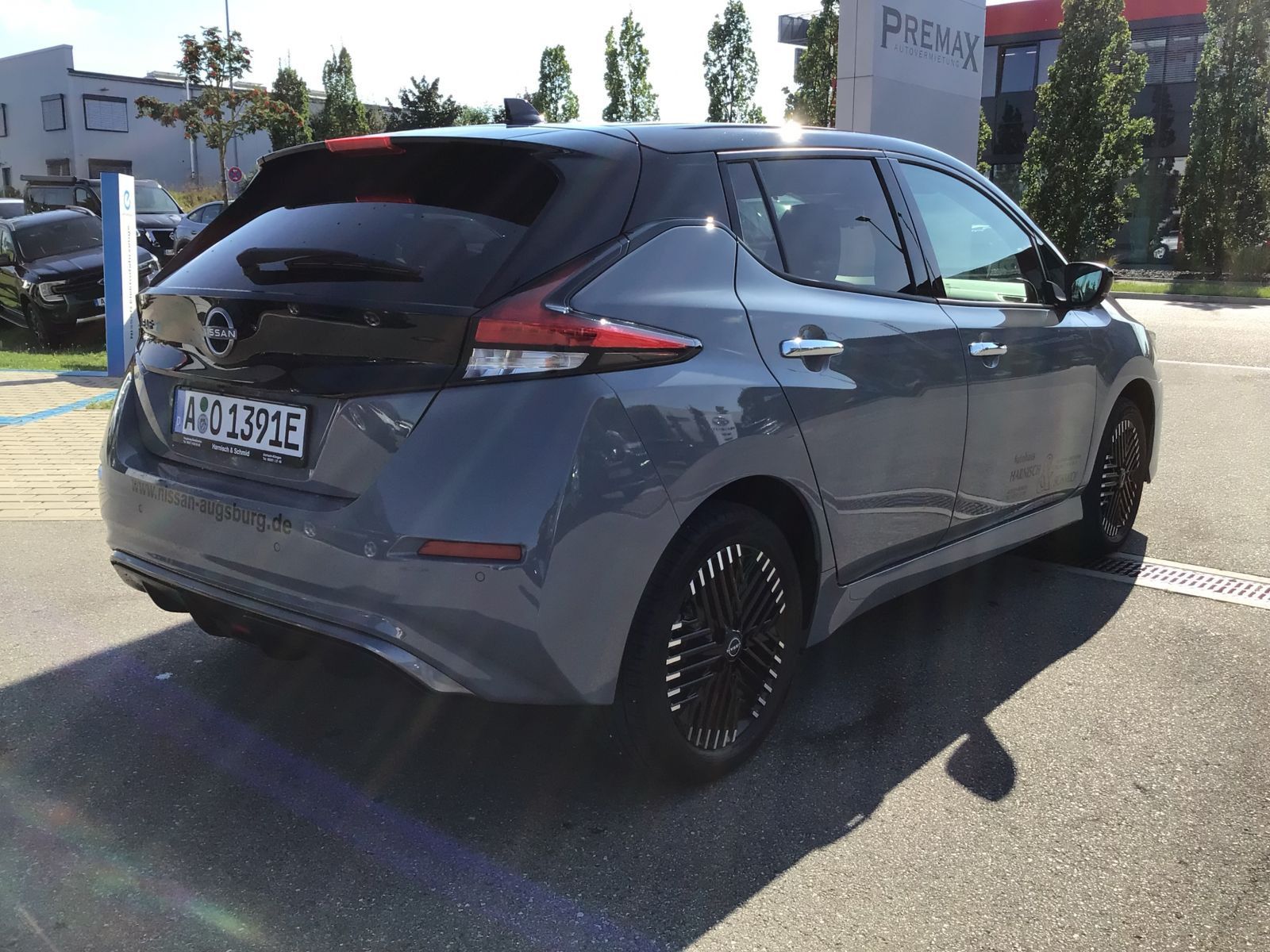 Fahrzeugabbildung Nissan Leaf 59 kWh Direktantrieb - e+ Tekna - 2Farben