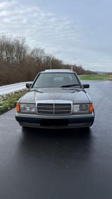 Mercedes-Benz 190E 1,8 (W201) - Mercedes-Benz 190 Gebrauchtwagen in Bonn