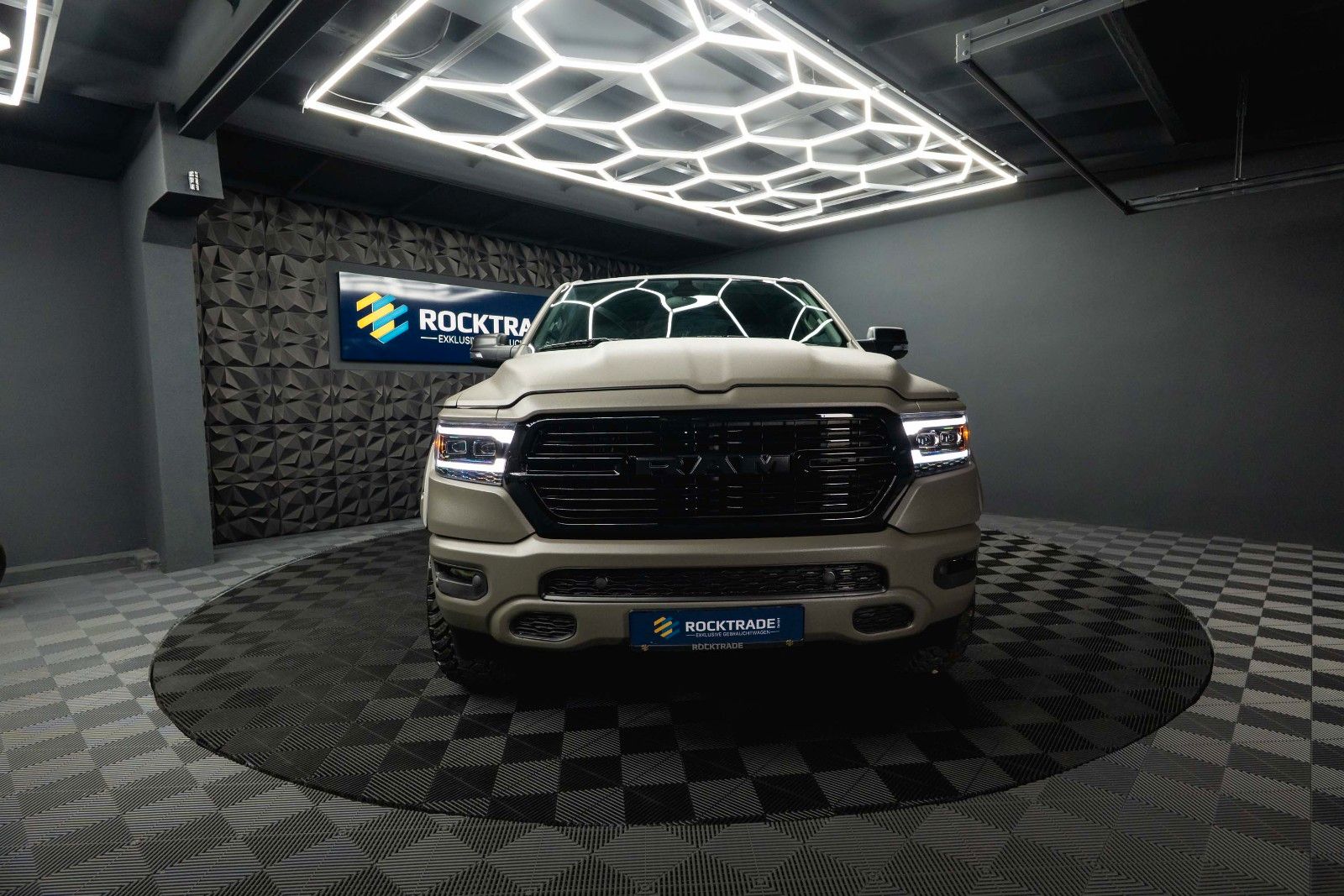 Fahrzeugabbildung Dodge RAM 5.7 V8 HEMI 4x4 OFFROAD LONGBED RAPTOR Style