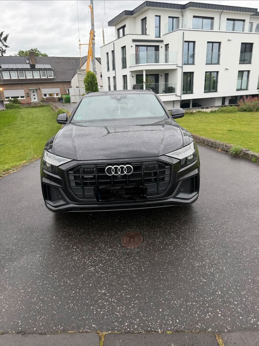 AUDI Q8 Tiptronic,Standheizung , Panoram, TÜV Neu!!