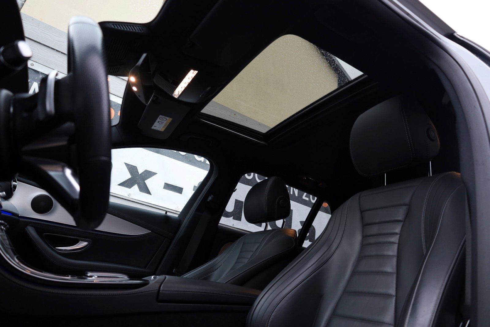 Fahrzeugabbildung Mercedes-Benz E 450 T, 4Matic,AMG Line,Panorama,360°,AHK el,WR