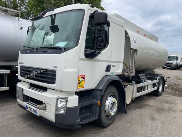 Volvo FE 260 Benzin/Diesel 3 Kammer 13000 Liter