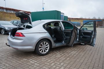 Volkswagen Passat - 11