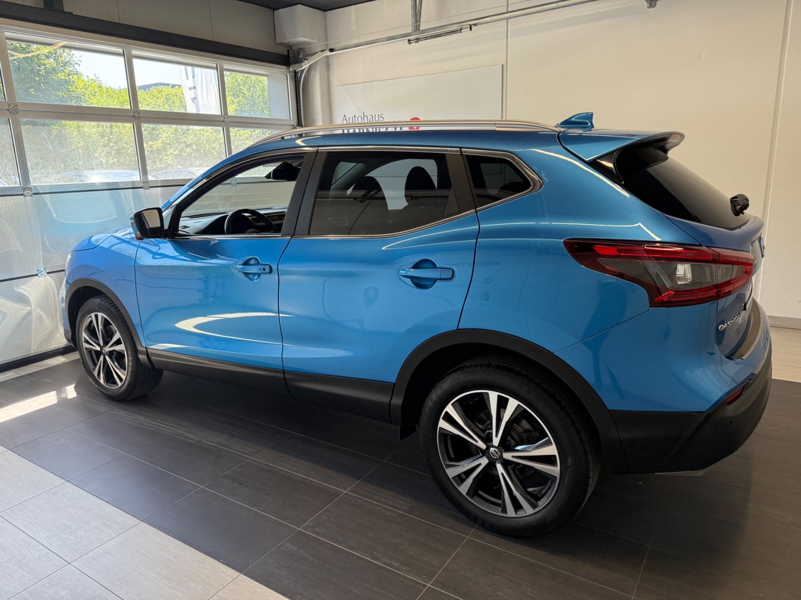 Fahrzeugabbildung Nissan Qashqai N-Connecta, 360° Kamera, Navi, Winterpa.