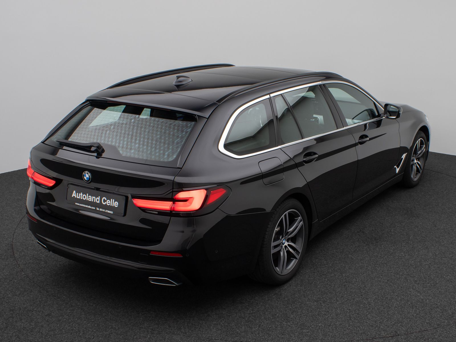 Fahrzeugabbildung BMW 530i xD Panorama Kamera Laser HUD HiFi Komfort