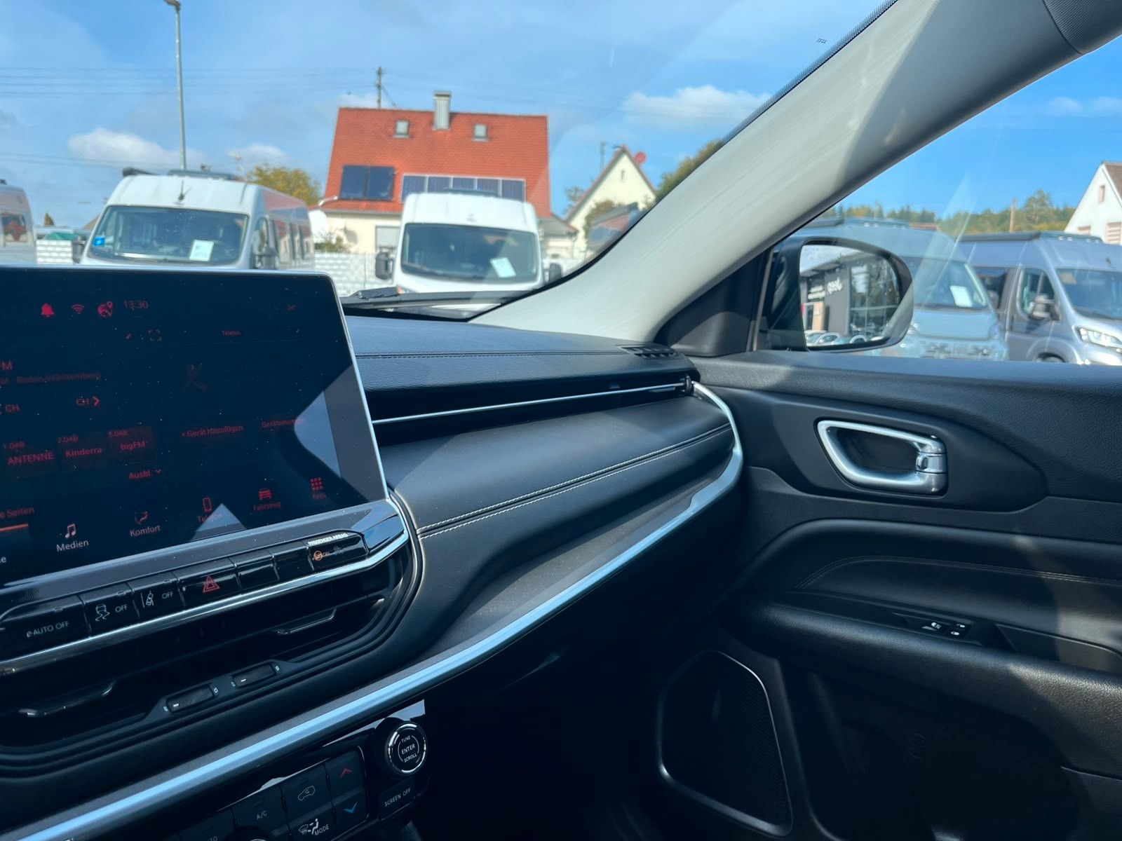 Fahrzeugabbildung Jeep Compass Altitude Teilleder digi Navi uvm