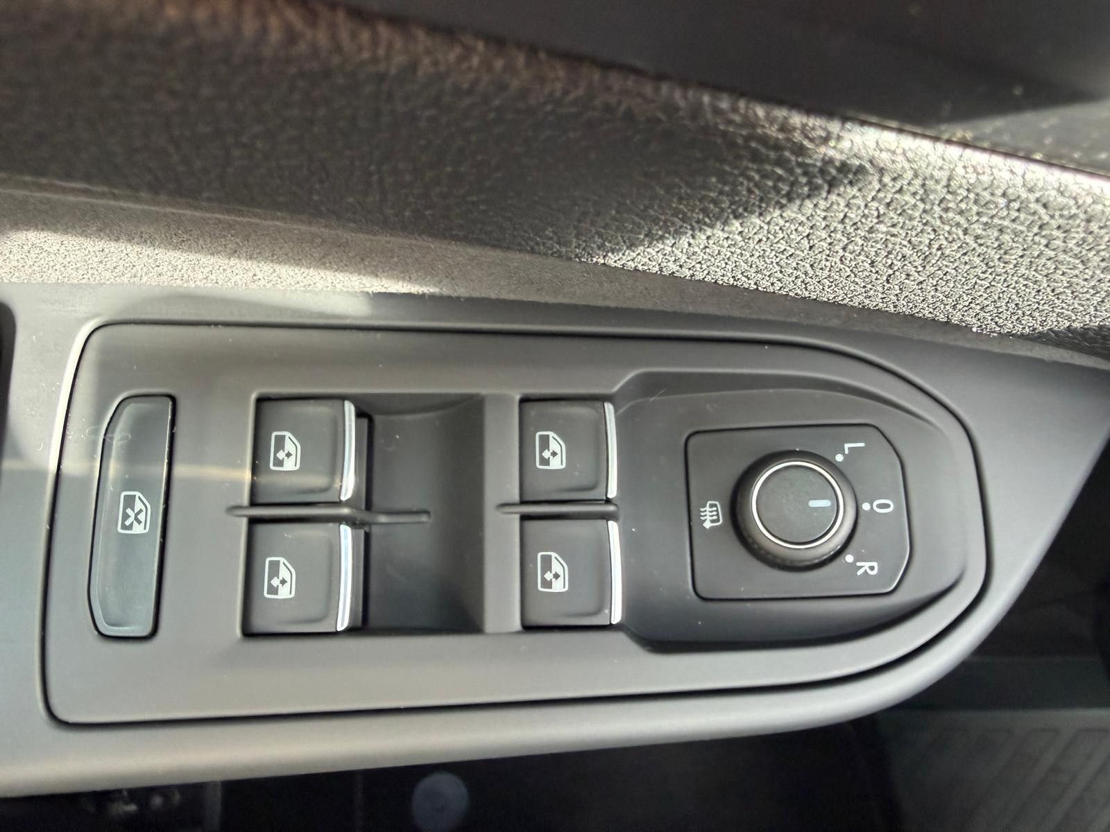 Fahrzeugabbildung Volkswagen Golf 2.0 TDI Style DSG >ALCANT+MEMO+LED+SHZ+ACC+