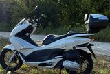 Honda PCX 125 - Roller-CATEGORIES Motorräder in Berlin