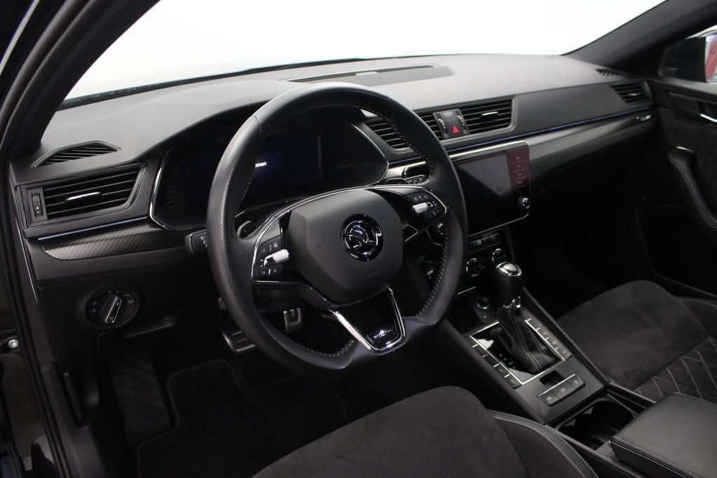 Skoda Superb Combi Sportline 2.0 TDI AHK*Pano*Tempo*SH