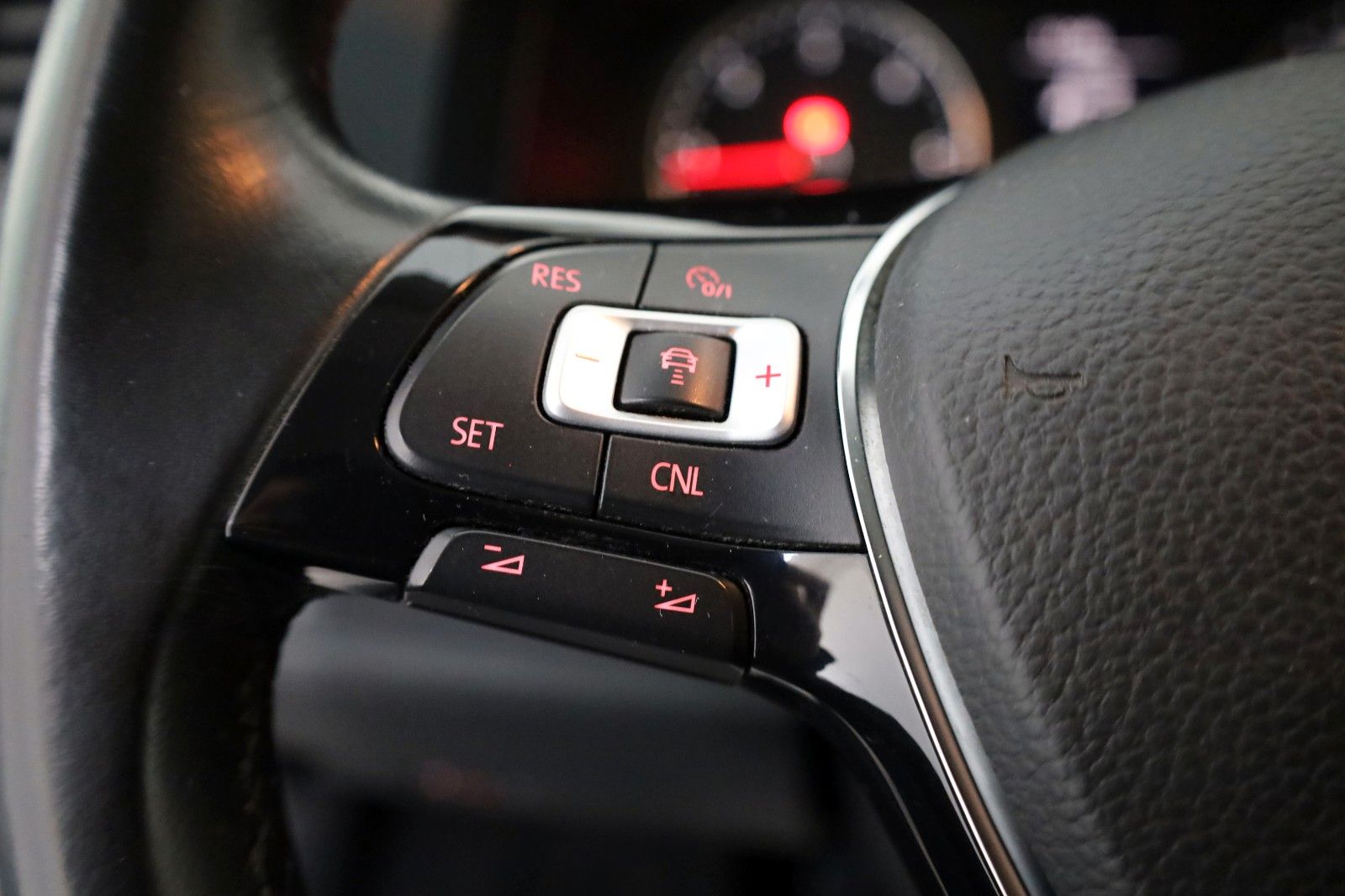 Fahrzeugabbildung Volkswagen T6 Multivan Trendline ACC,SH,PDC,AHK,Allwetter