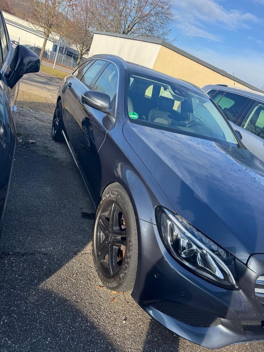 MERCEDES-BENZ C 220 d T AVANTGARDE Autom Standheizung 8fach br
