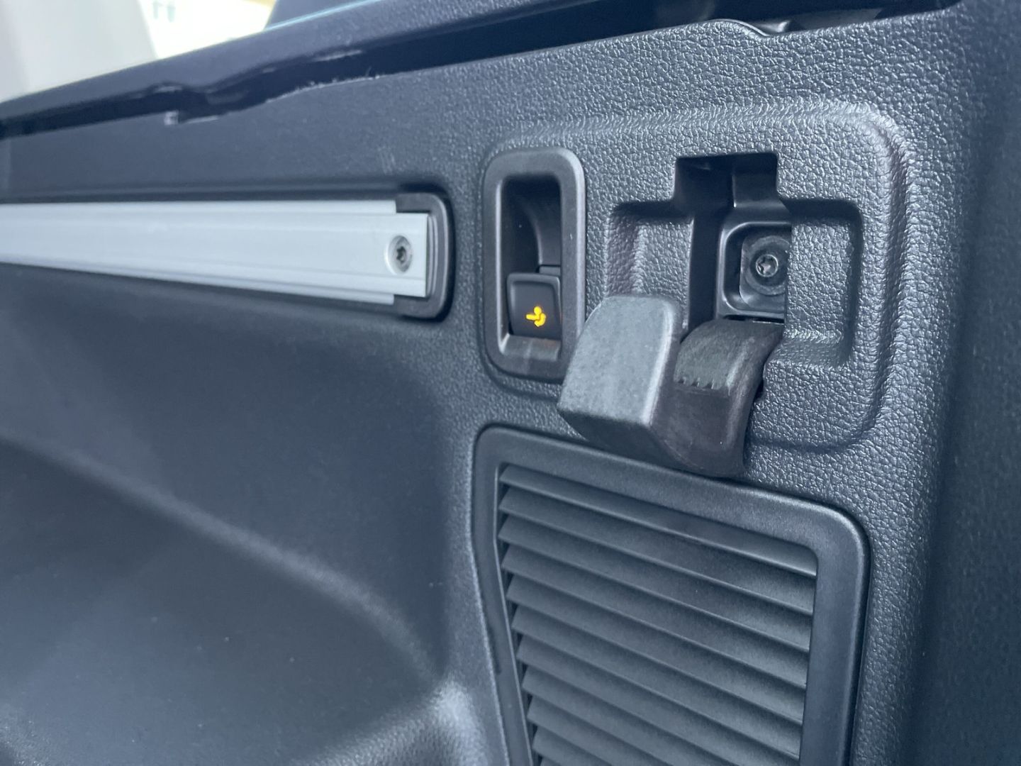 Touran R-Line 1.5TSI DSG AHK/Navi/LED/Kamera/ACC