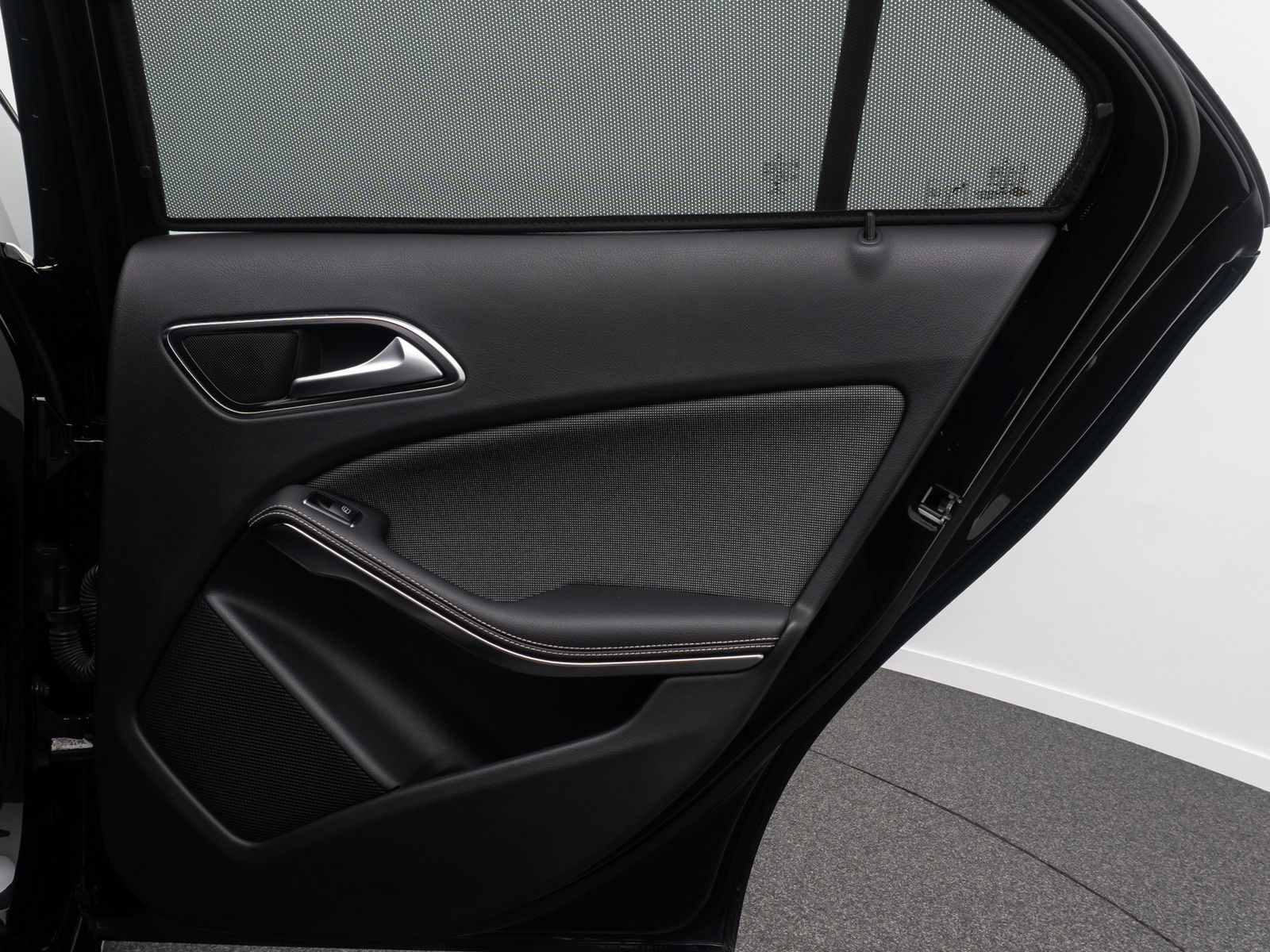 Fahrzeugabbildung Mercedes-Benz A180 BlueEfficiency Navi Sound Tempomat ParkAsst