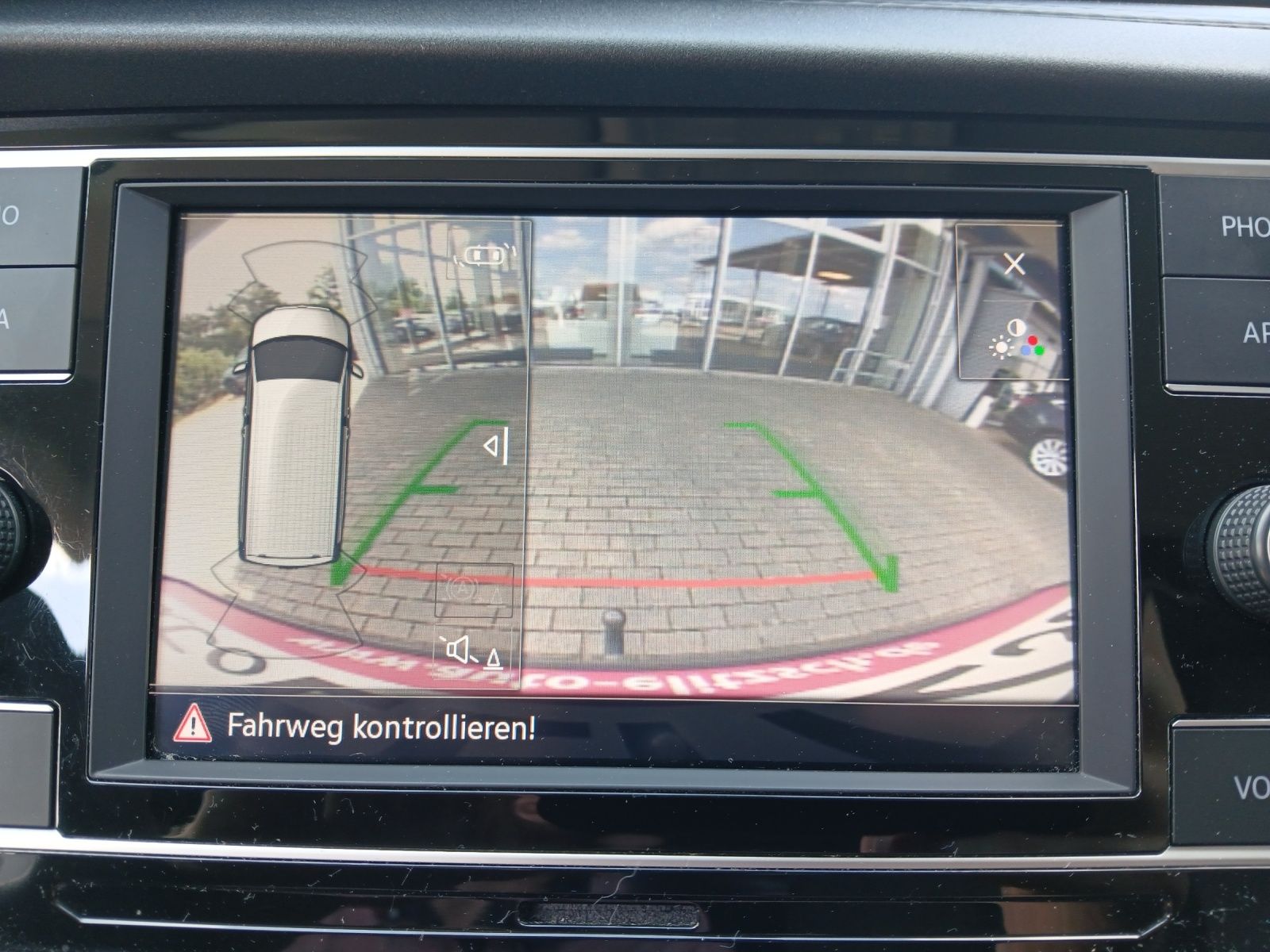 Fahrzeugabbildung Volkswagen T6 Transporter T6.1 TDI Kasten LED AHK RFK KLIMA