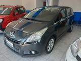 Peugeot 5008 1.6 diesel automatica 7 posti 152 m - Peugeot 5008 mit Halbautomatikschaltung