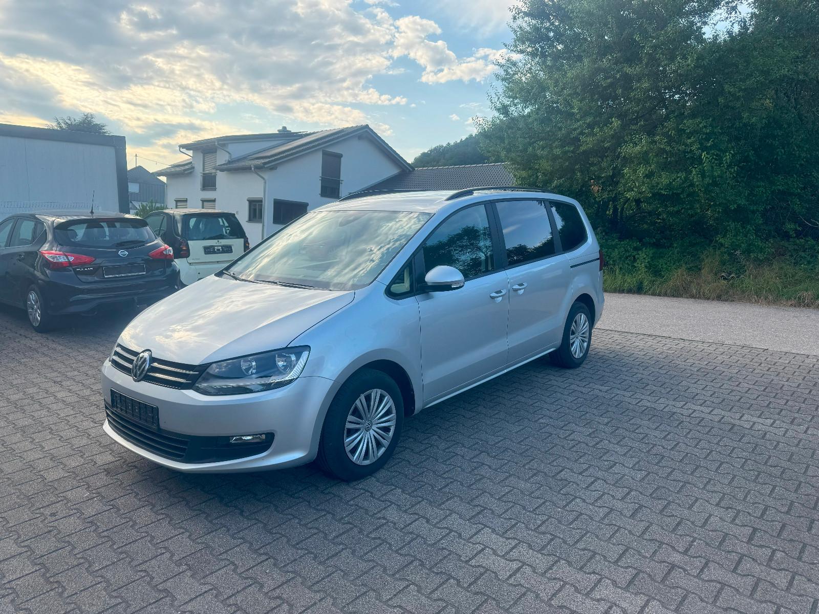 Volkswagen Sharan 2.0 TDI DSG Trendline NAVI SHZ MFL