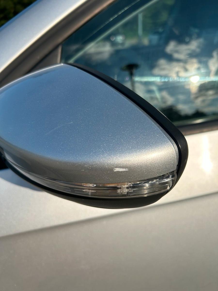 Volkswagen Passat 2011 — photo 8
