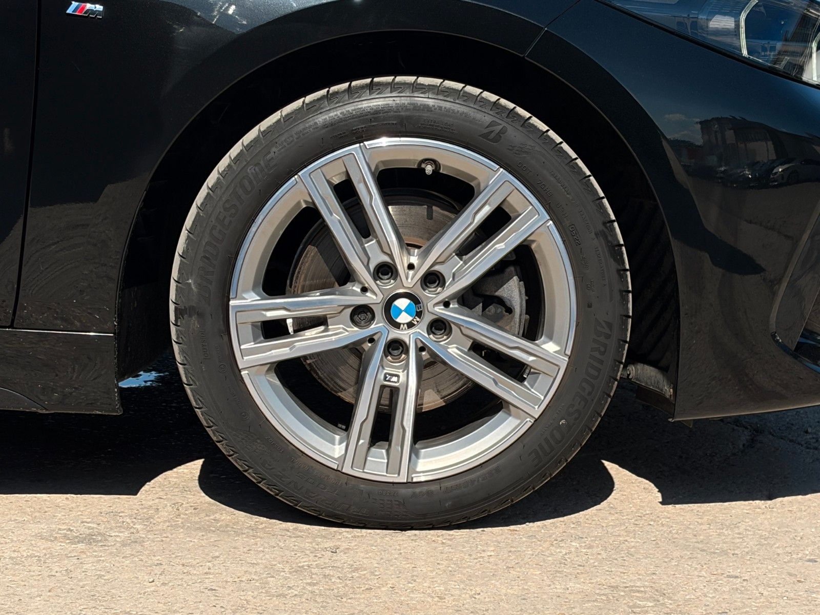 Fahrzeugabbildung BMW 118i M Sport Autom SHZ LHZ Hifi Amb Navi CarPlay