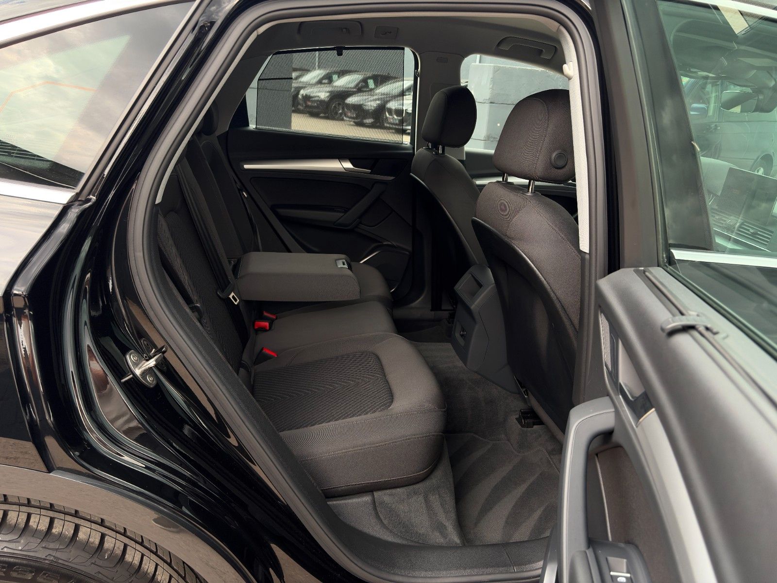 Fahrzeugabbildung Audi Q5 Sportback 40 TFSI quattro advan. AHK Matrix