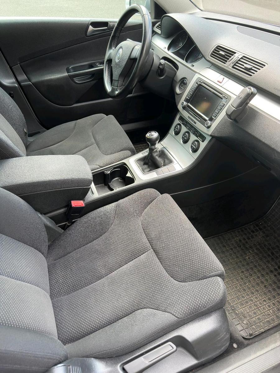 Volkswagen Passat 2009 — photo 7
